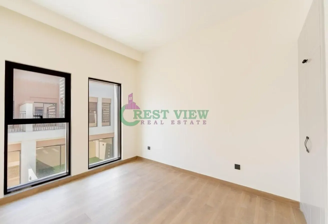 WALKING DISTANCE TO LAGOON | SPACIOUS | VACANT