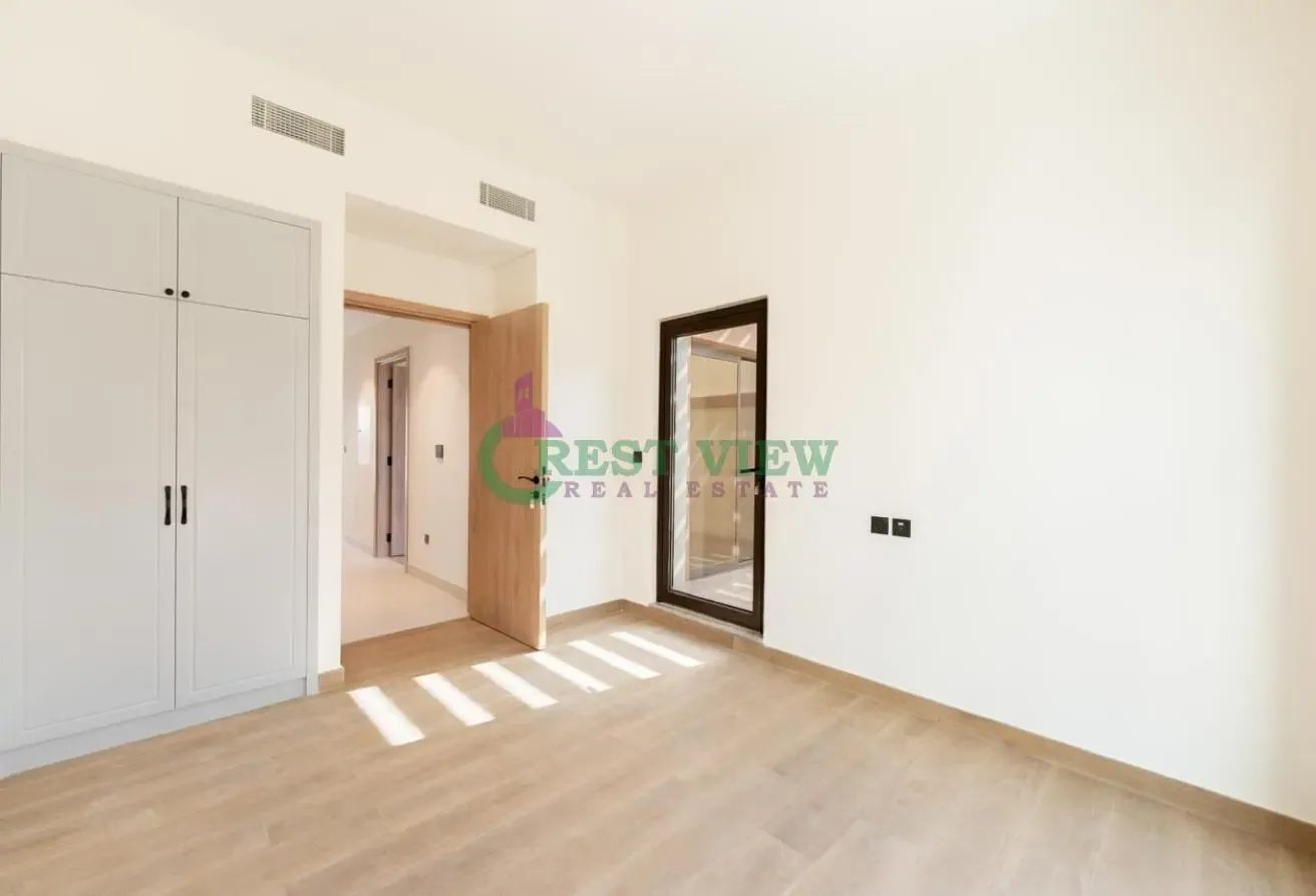WALKING DISTANCE TO LAGOON | SPACIOUS | VACANT