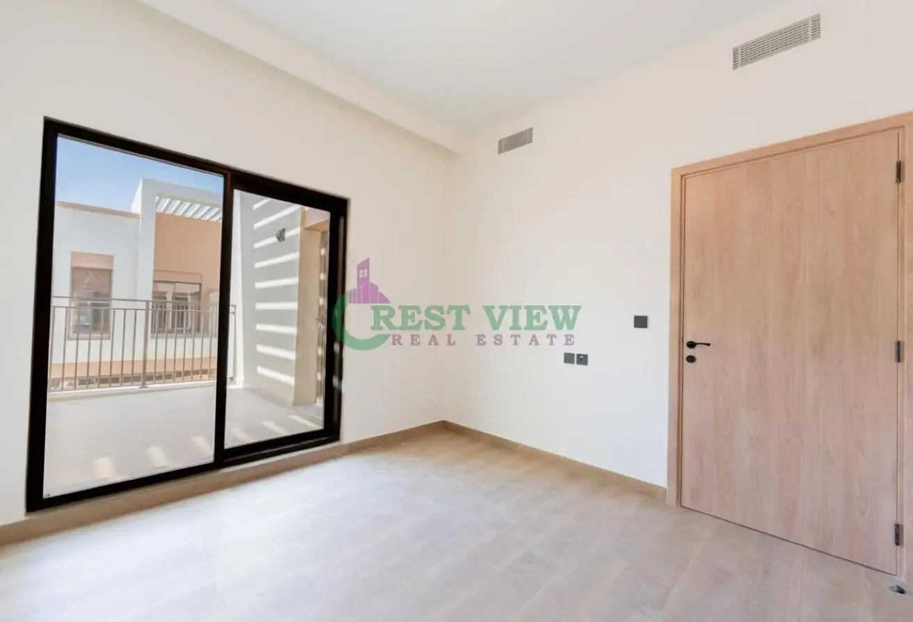 WALKING DISTANCE TO LAGOON | SPACIOUS | VACANT