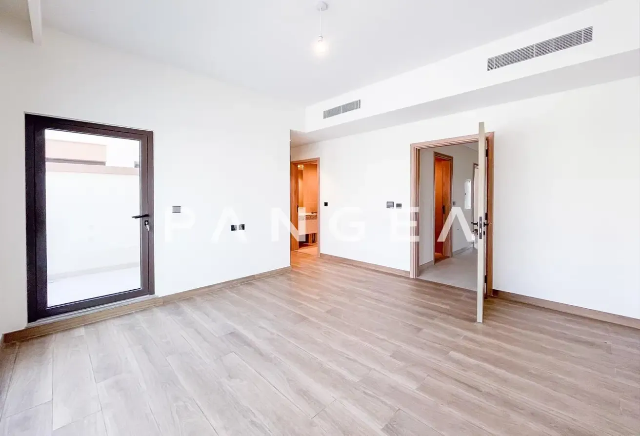 Single Row | 2 Cheques | Close to Amenities