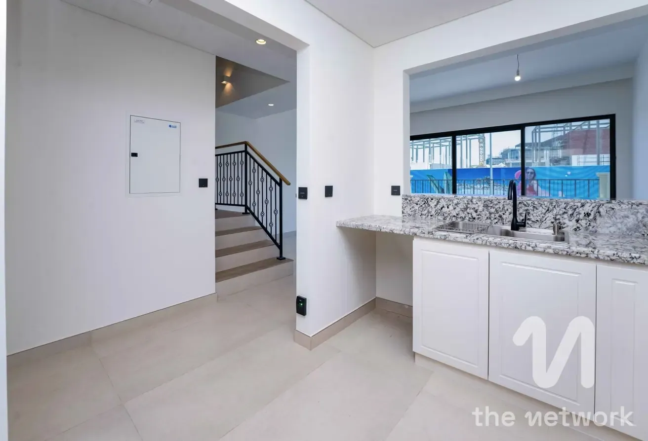Single Row | Near Central Hub | Near Beach Lagoon