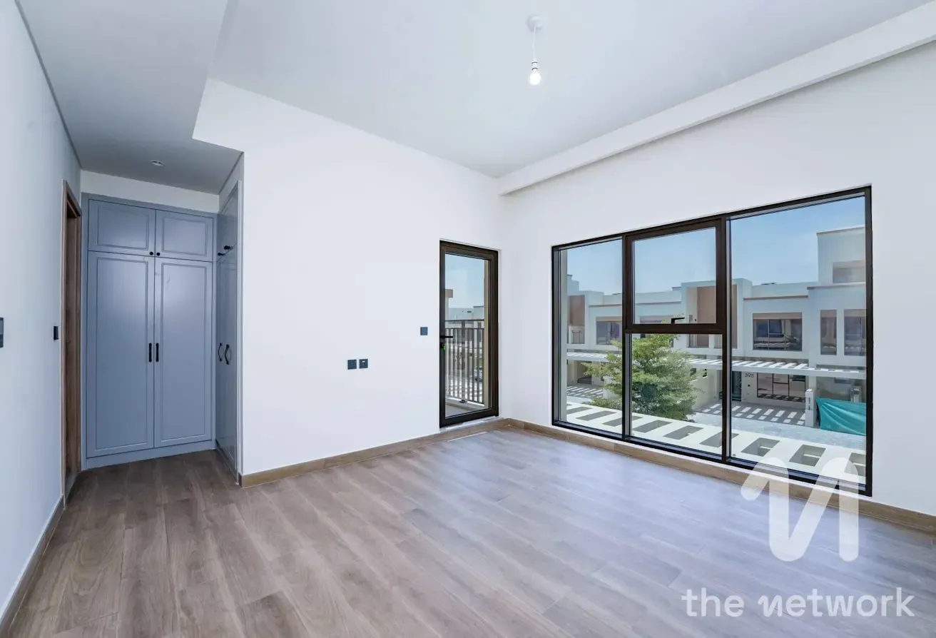 Single Row | Near Central Hub | Near Beach Lagoon