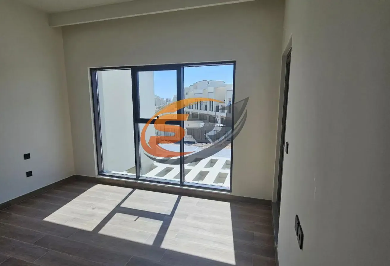 4BR Townhouse | Single Row | CostaBrava