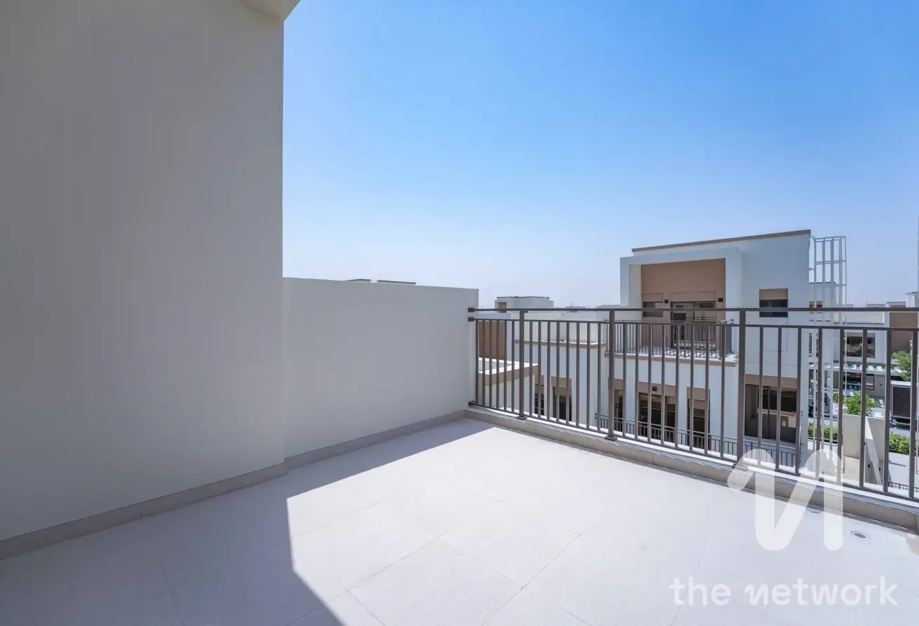 Spacious 4BR Townhouse | Vacant | Brand New