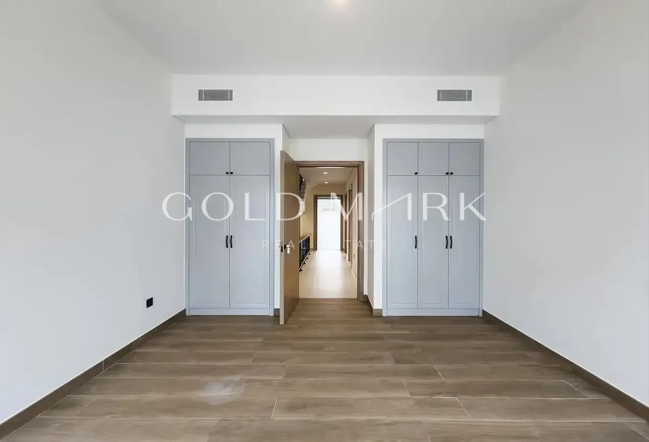 Back To Back| Bright and Spacious| Best Location
