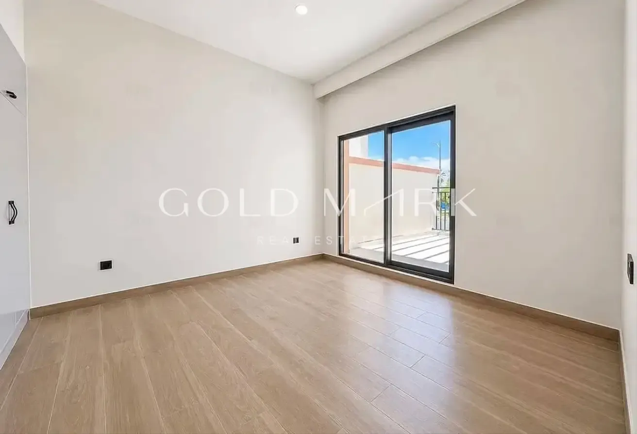 Back To Back| Bright and Spacious| Best Location