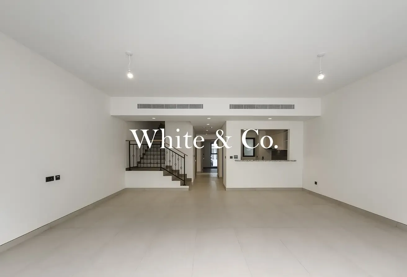 Single Row| Prime Location |Private Garden