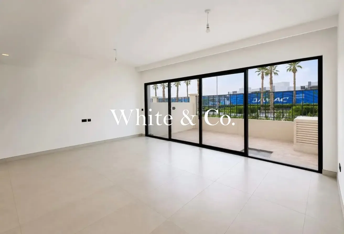 Single Row| Prime Location |Private Garden