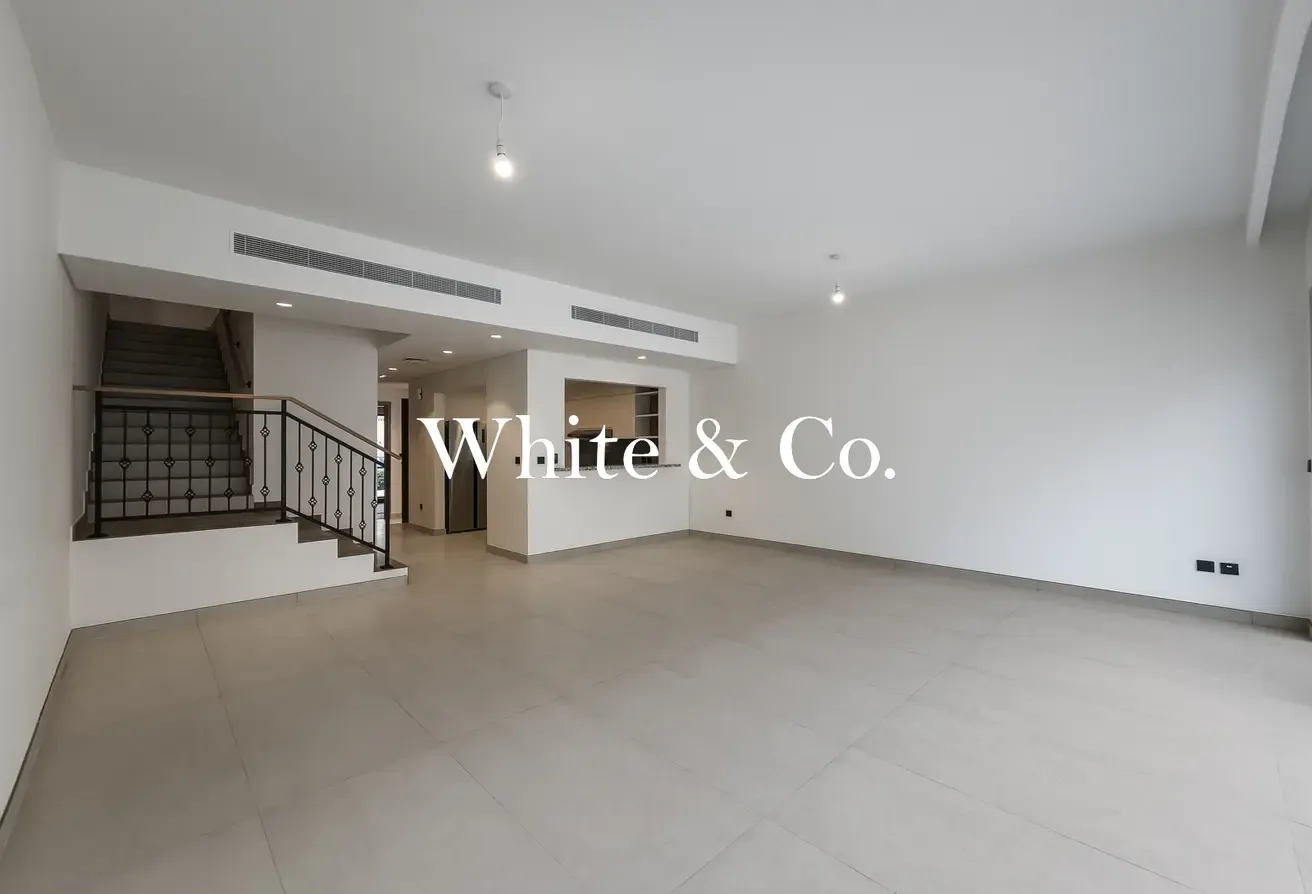 Single Row| Prime Location |Private Garden
