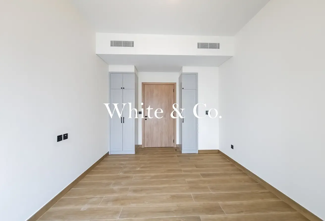 Single Row| Prime Location |Private Garden
