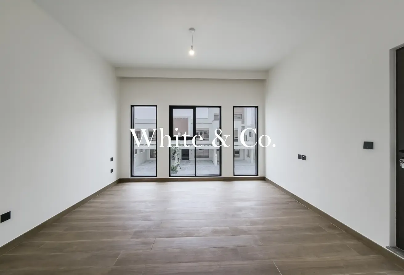 Single Row| Prime Location |Private Garden