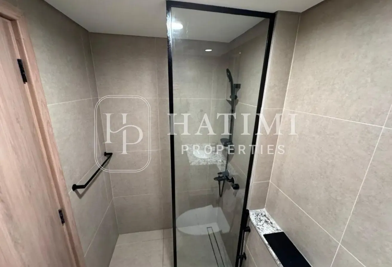 Modren 4 Bedroom | Ready to Move | Nice location