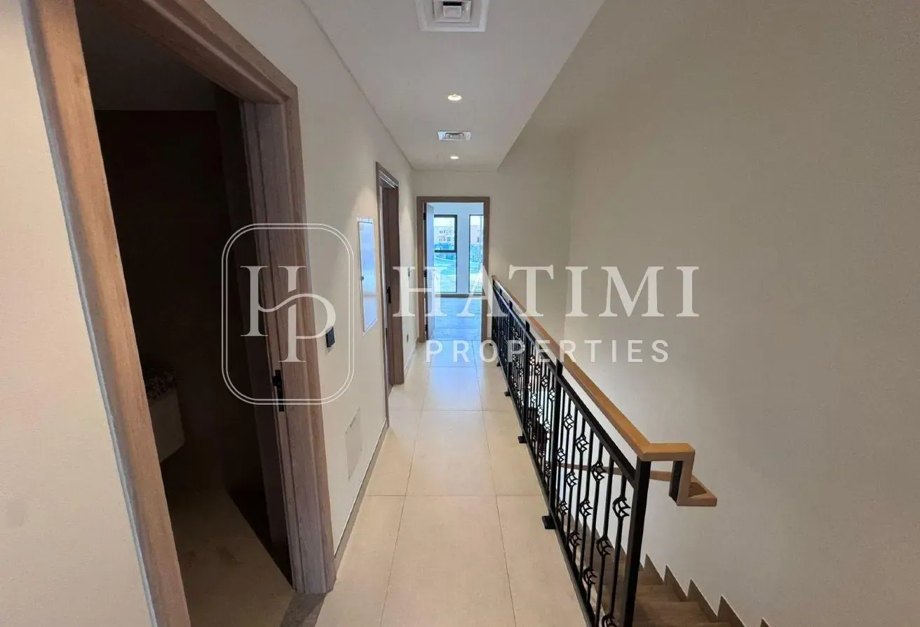 Modren 4 Bedroom | Ready to Move | Nice location