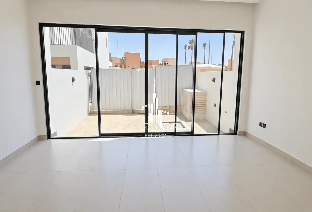 4BR Villa | Close to Central Hub | Prime Location