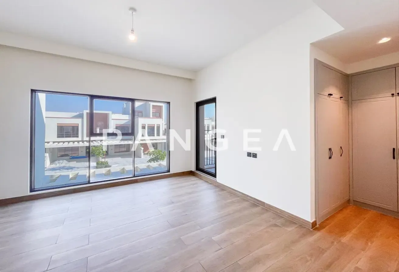 Neutral Cluster | Brand New | Ready to Move in