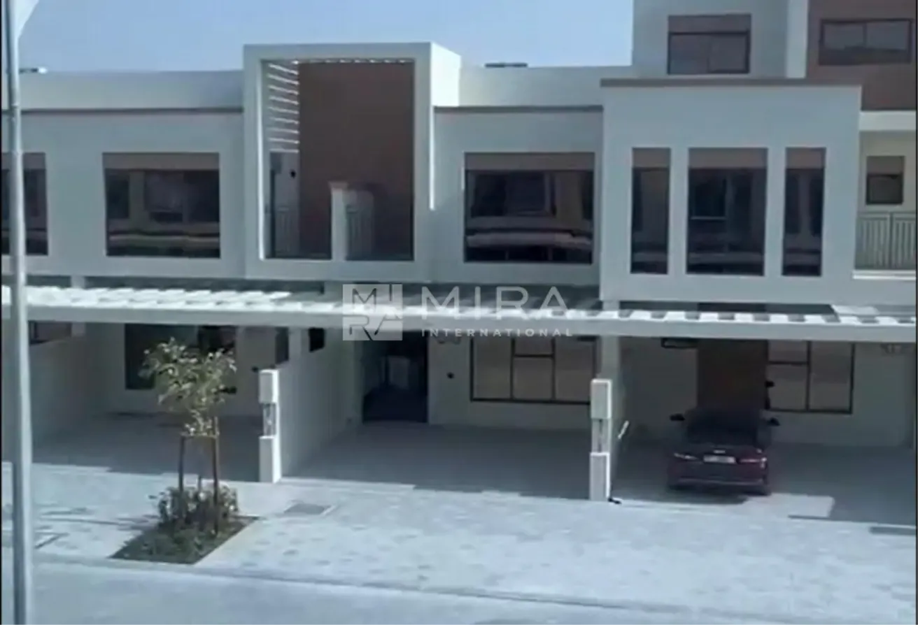 Rent 4BR Townhouse | Costa Brava
