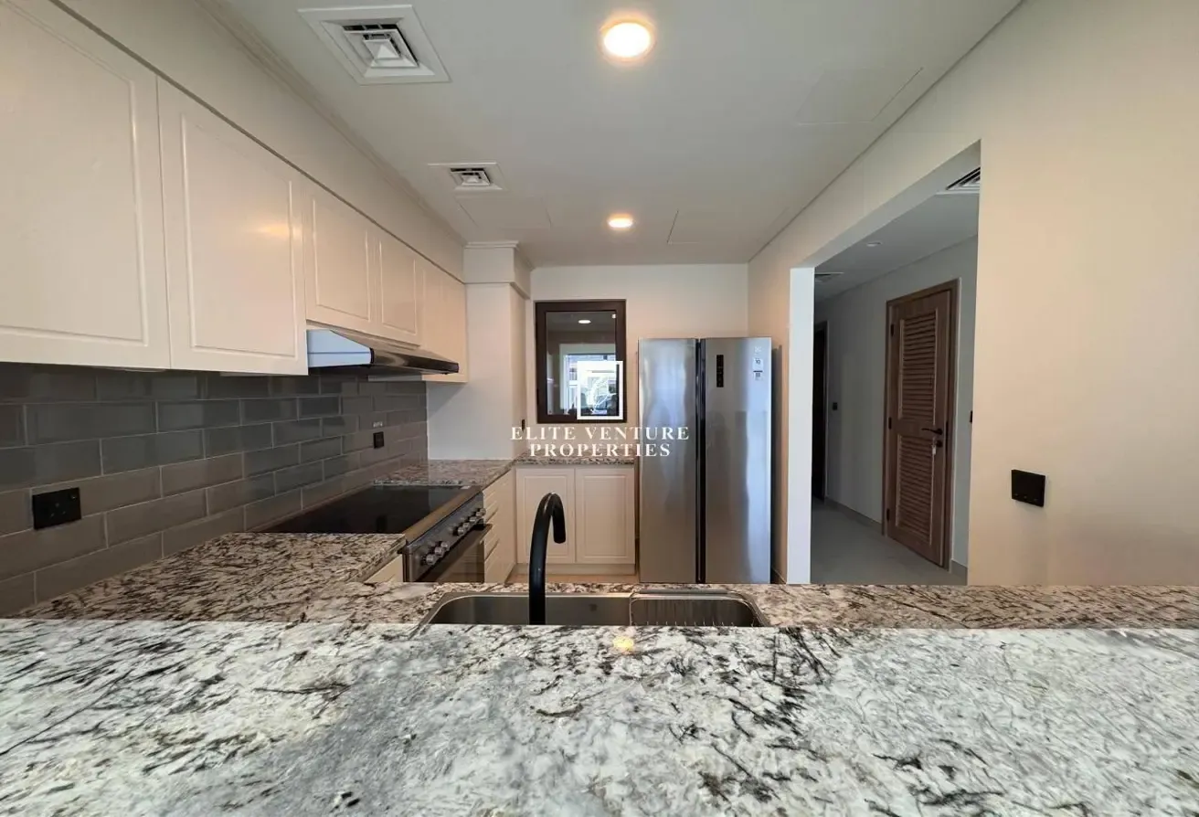 SINGLE ROW | BRAND NEW | AMENITIES VIEW