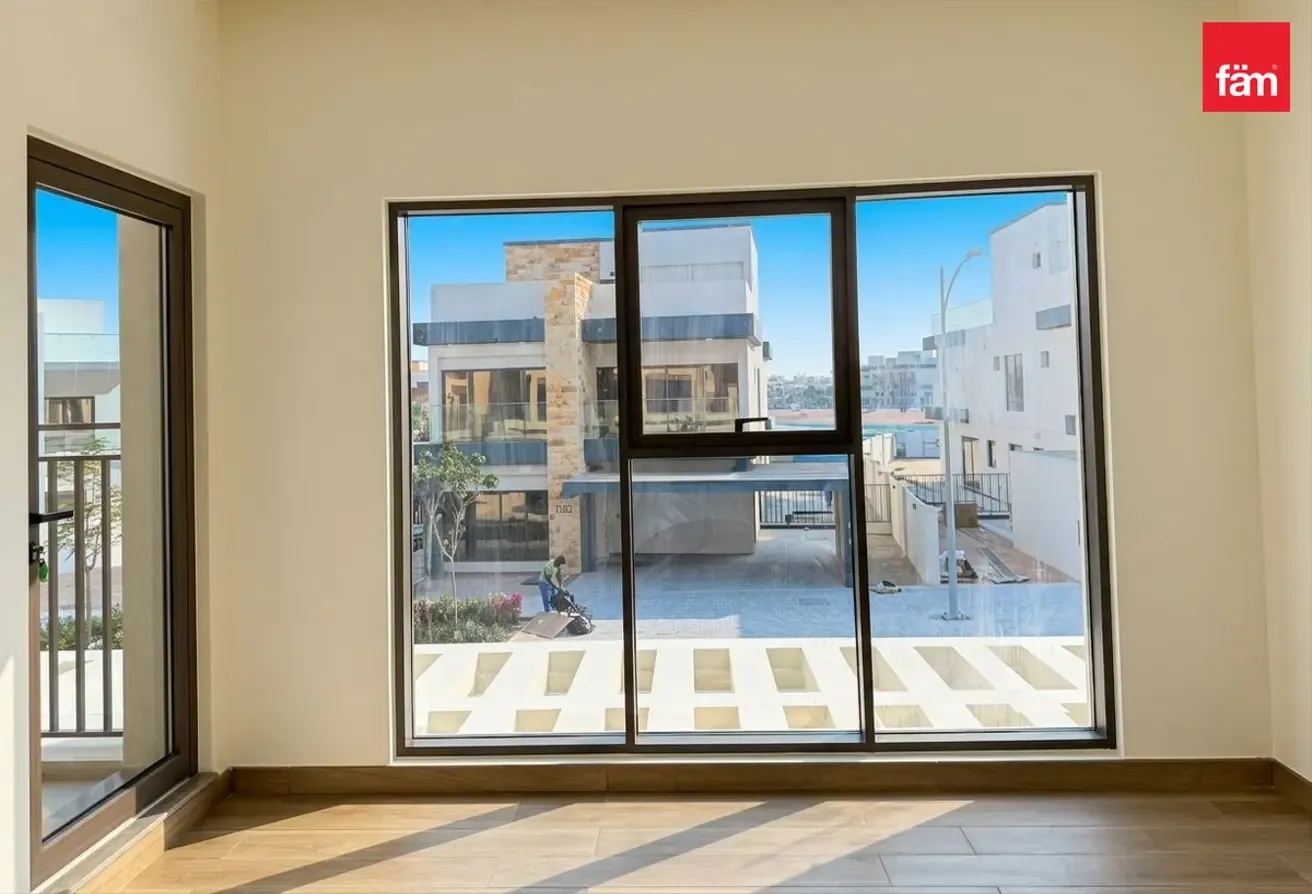 Prime location | Ready for occupancy