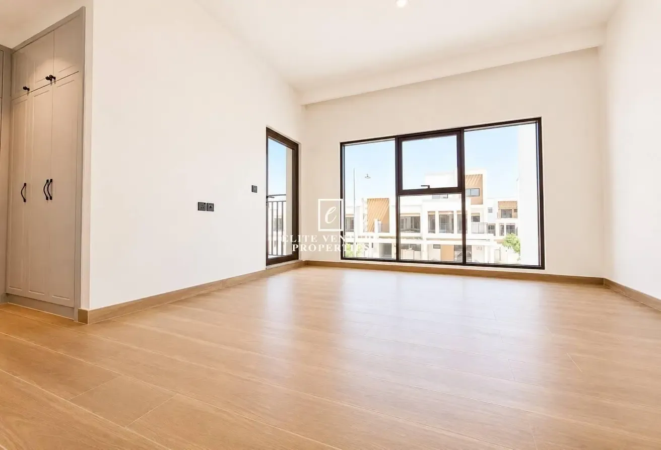 Close to amenities | Brand new | 4 bed TH