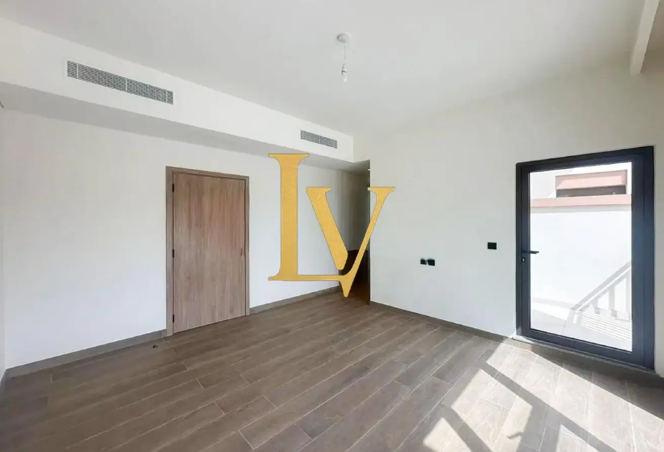 4 Beds | Ready Move In | Spacious Layout