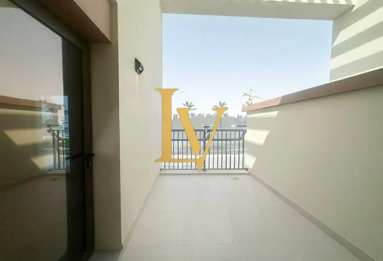 4 Beds | Ready Move In | Spacious Layout