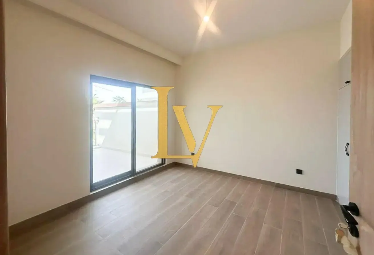 4 Beds | Ready Move In | Spacious Layout