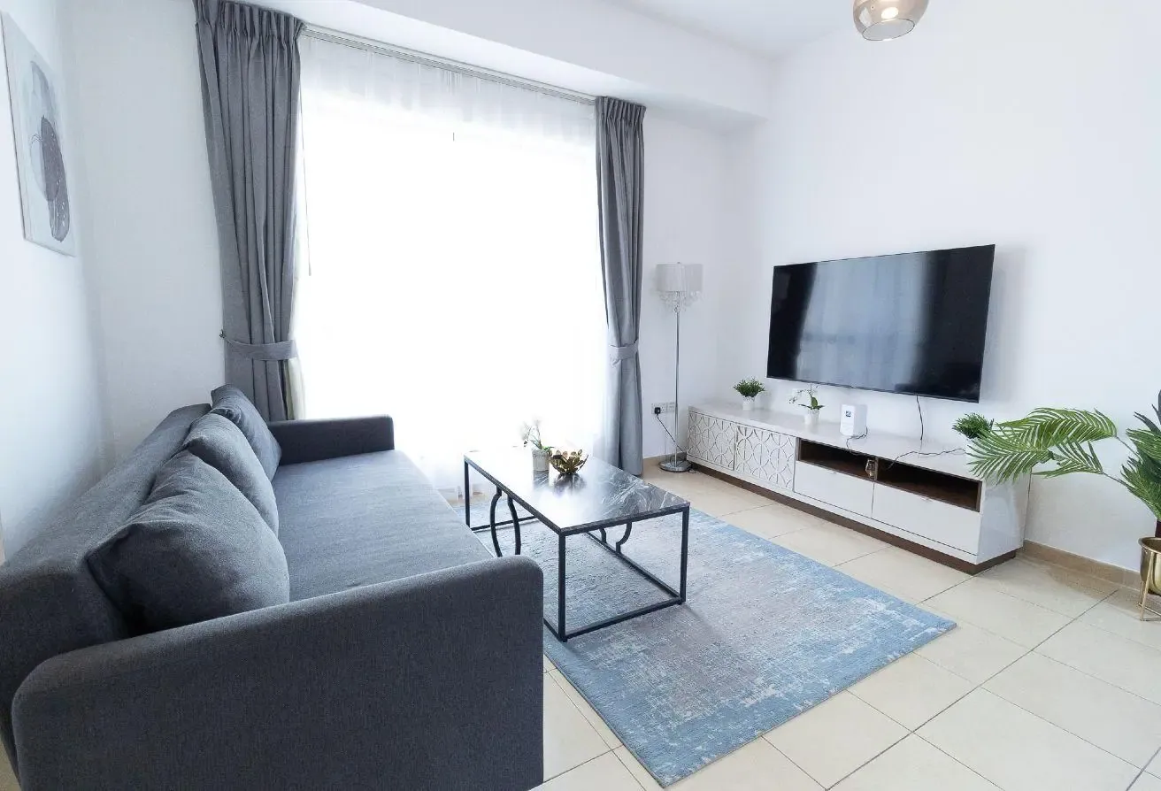 FULLY FURNISHED I BILLS INCLUDED I COMMISSION FREE