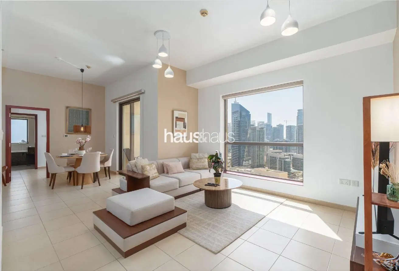 Spacious | Few Steps from Beach and Marina Walk