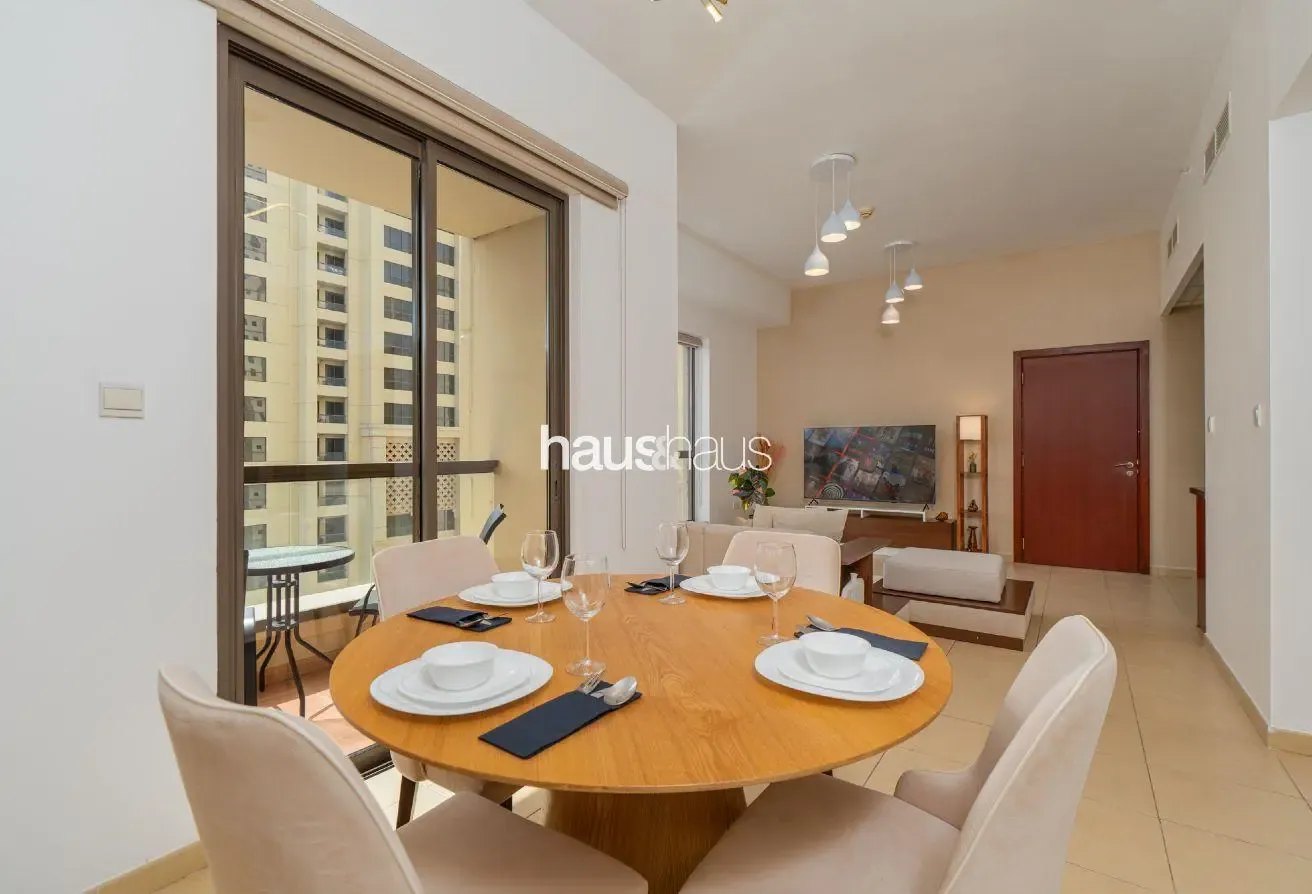 Spacious | Few Steps from Beach and Marina Walk