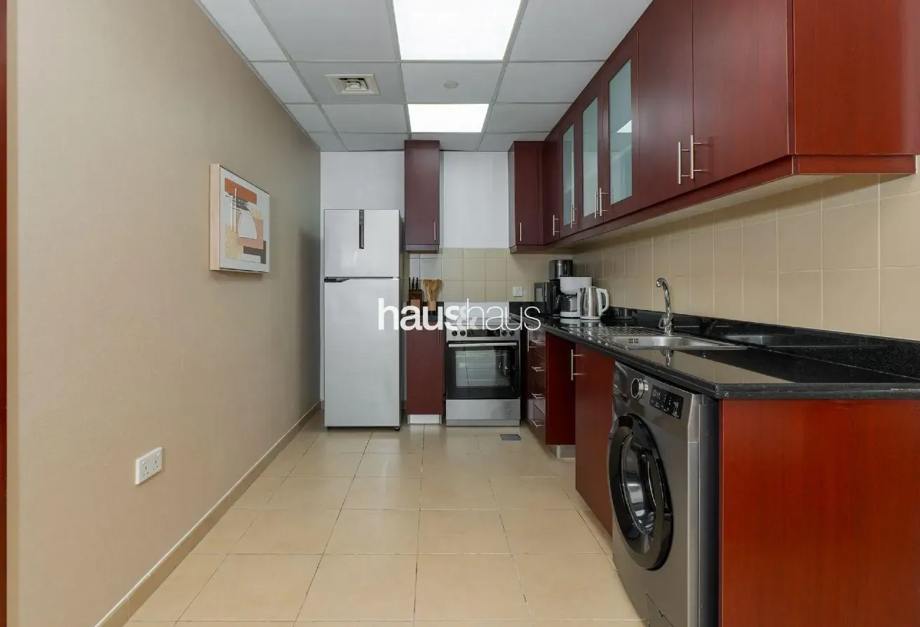 Spacious | Few Steps from Beach and Marina Walk