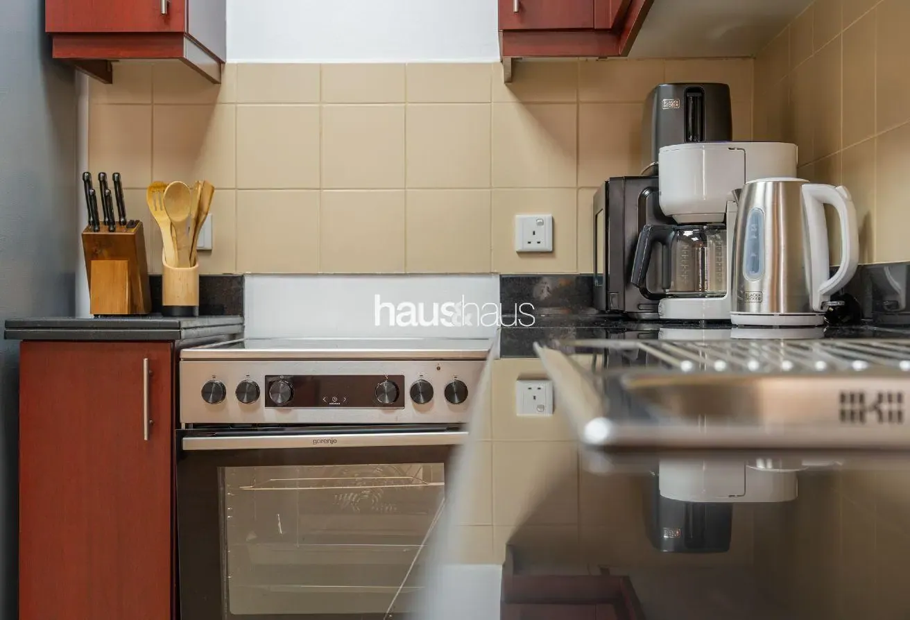 Spacious | Few Steps from Beach and Marina Walk