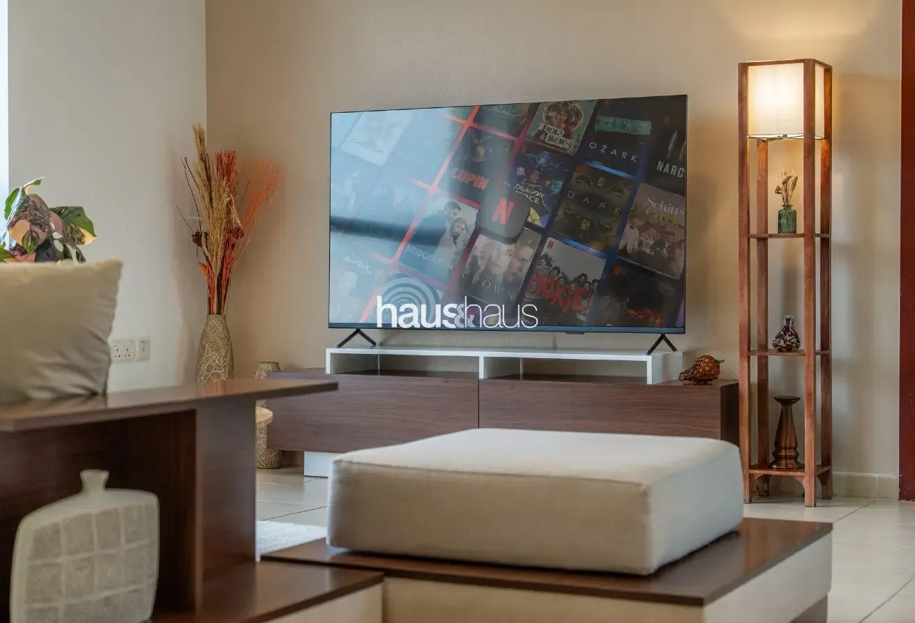 Spacious | Few Steps from Beach and Marina Walk