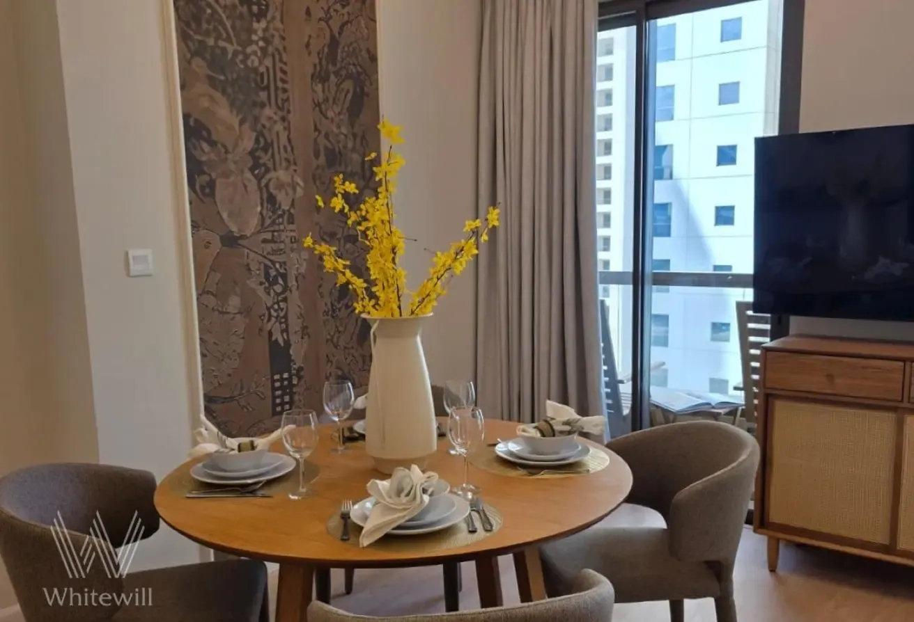 Sea View | Upgraded Interior | Vacant Now