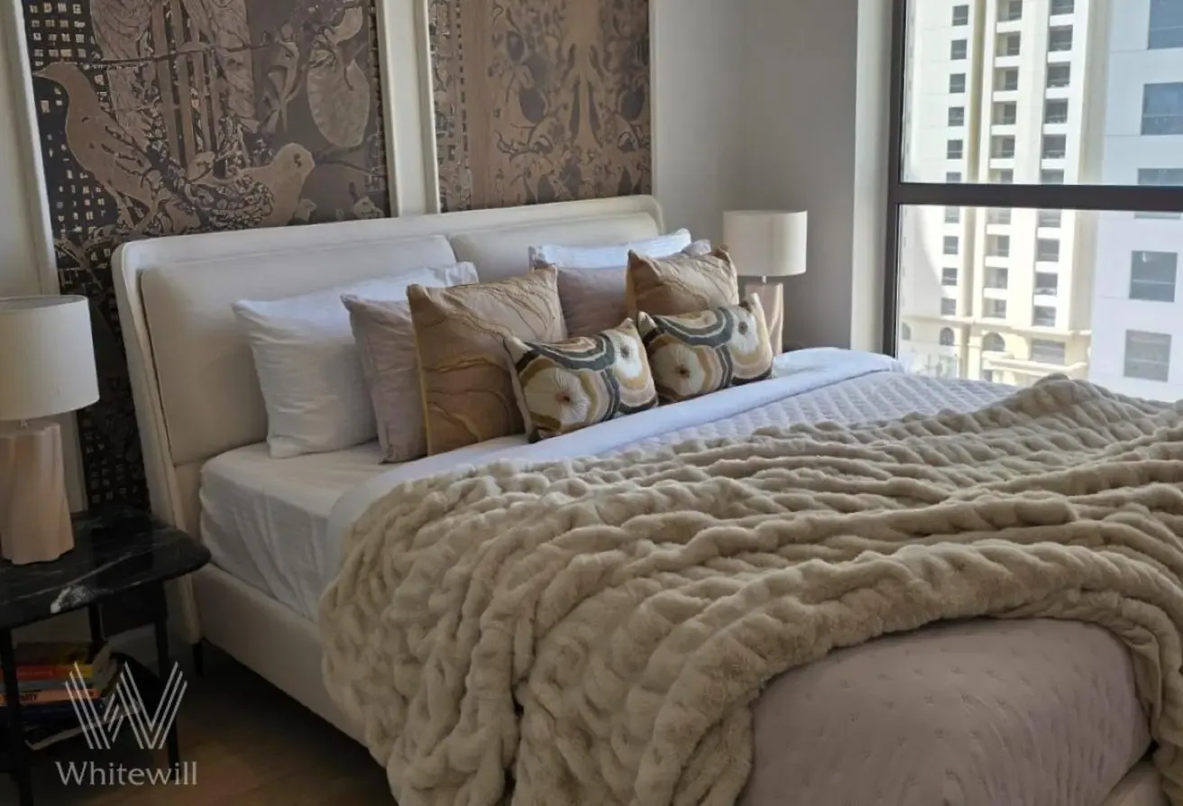 Sea View | Upgraded Interior | Vacant Now