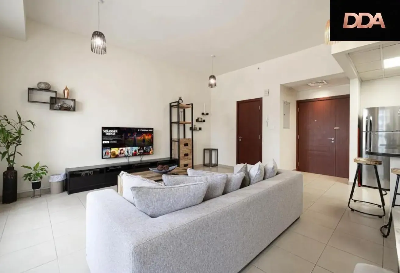LOW FLOOR | FULLY FURNISHED 1BR | PRIME JBR