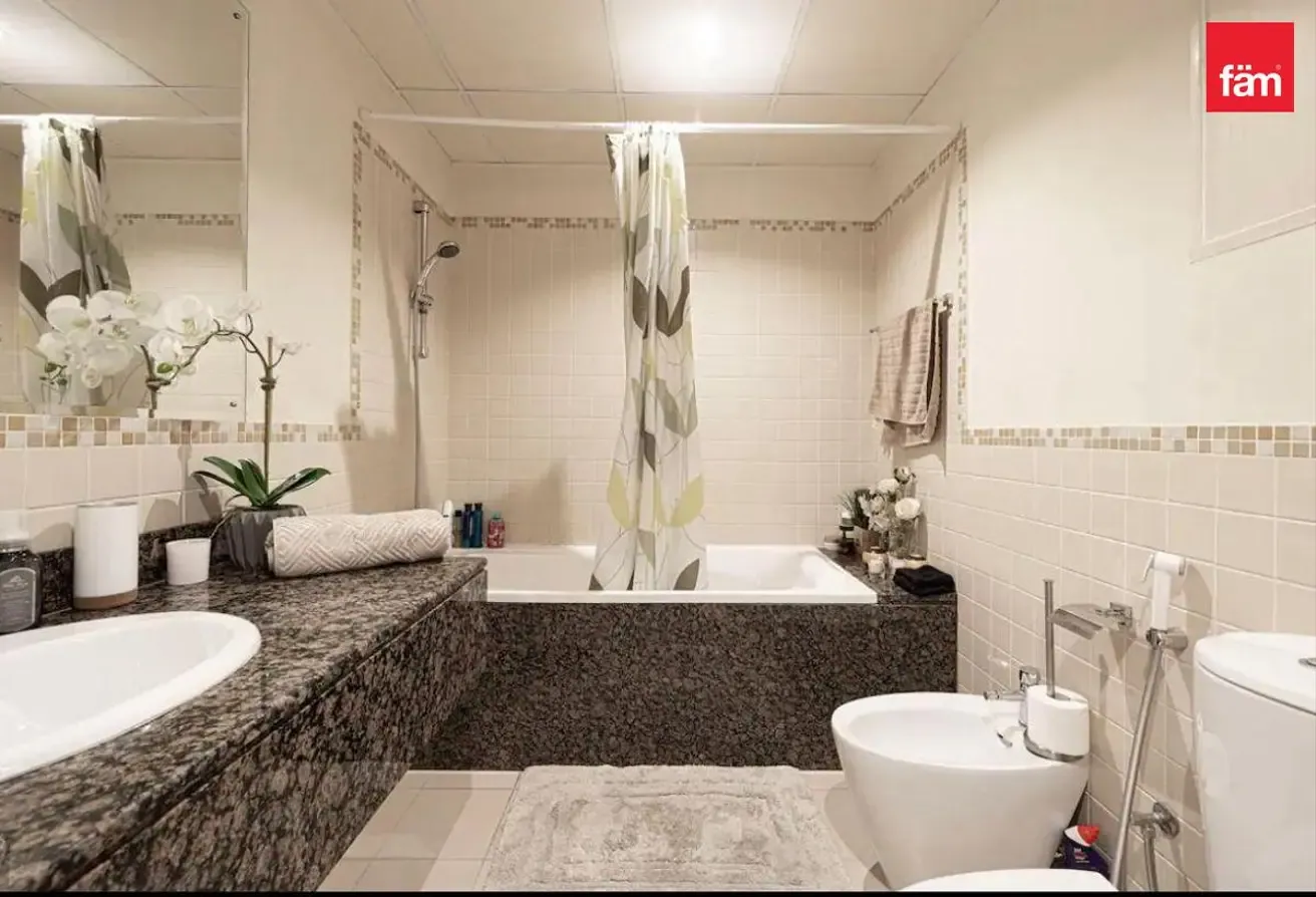 Ready to Move | Fully furnished | Beach access