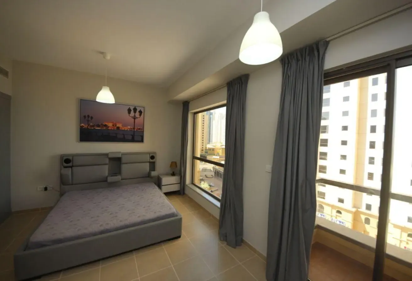 12 CHEQUES + SEA VIEW ALL WINDOWS