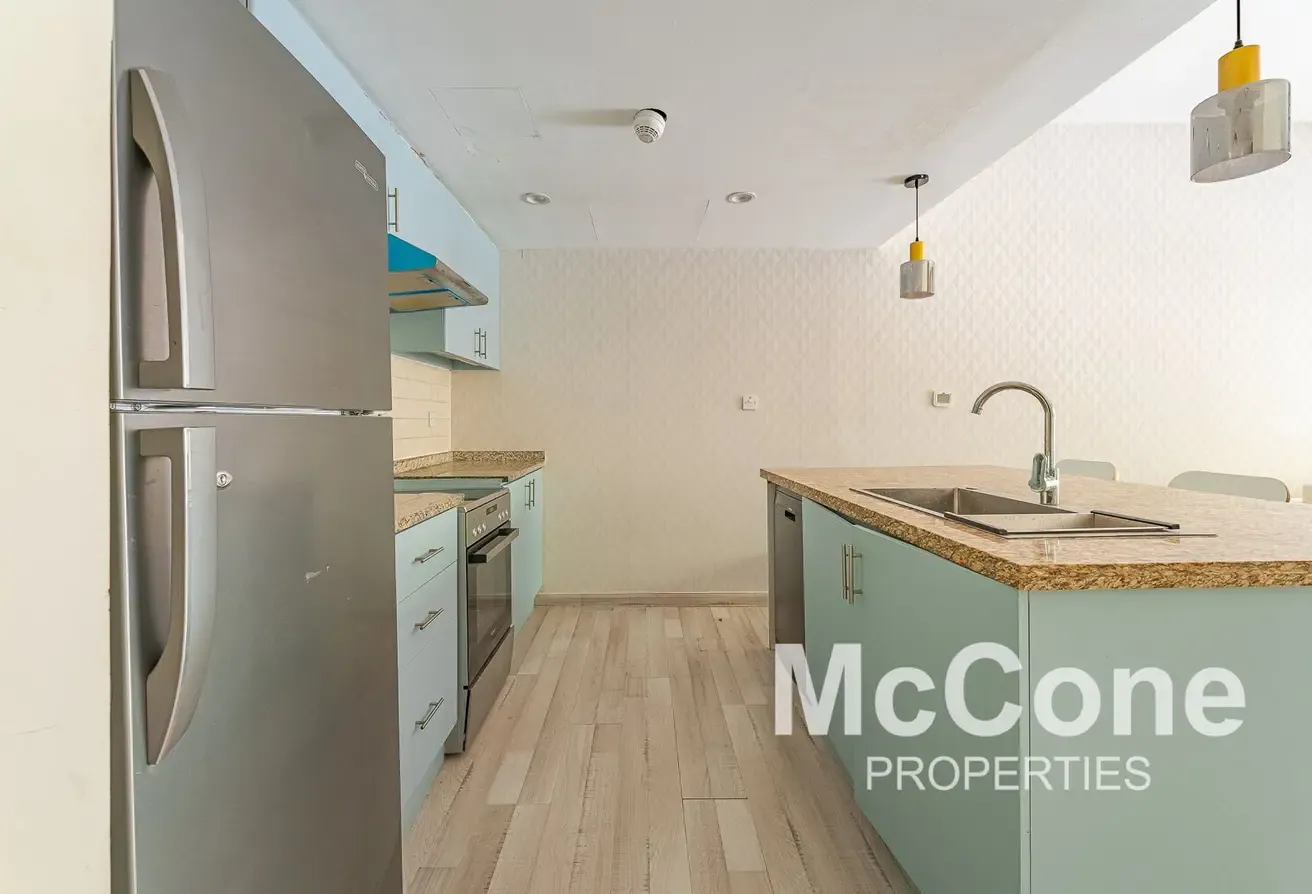 Fully Furnished | Vacant | Upgraded
