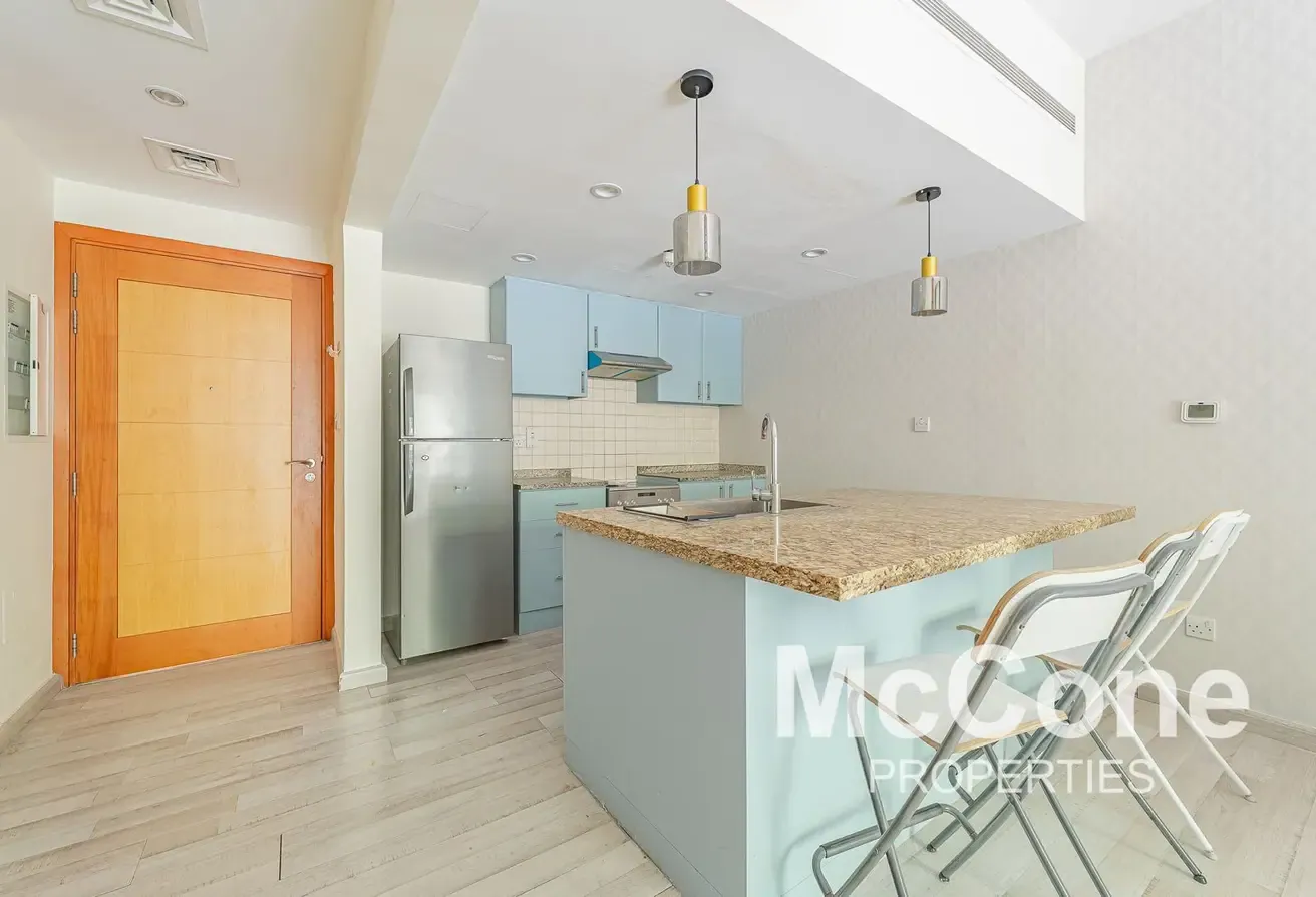 Fully Furnished | Vacant | Upgraded