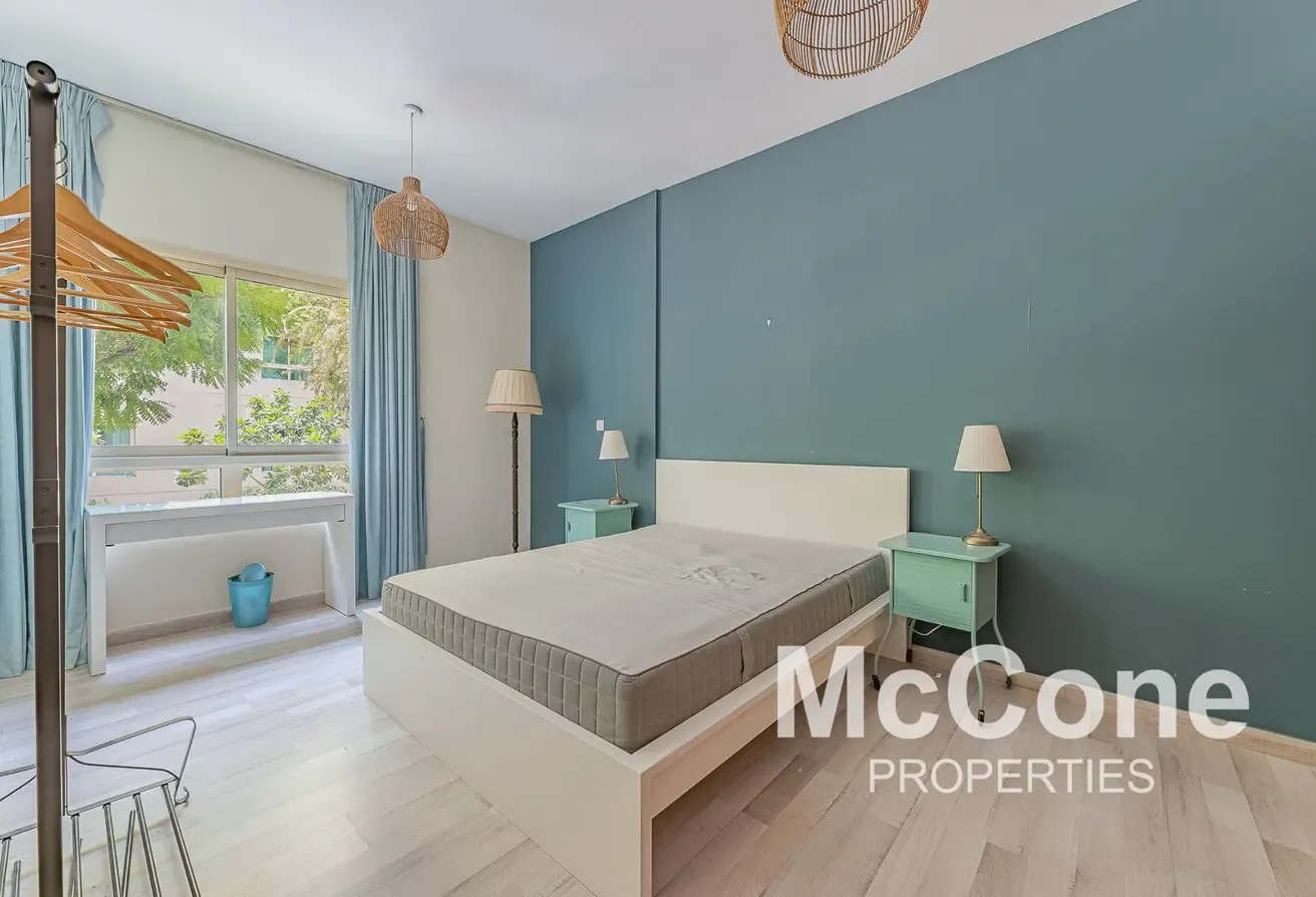 Fully Furnished | Vacant | Upgraded