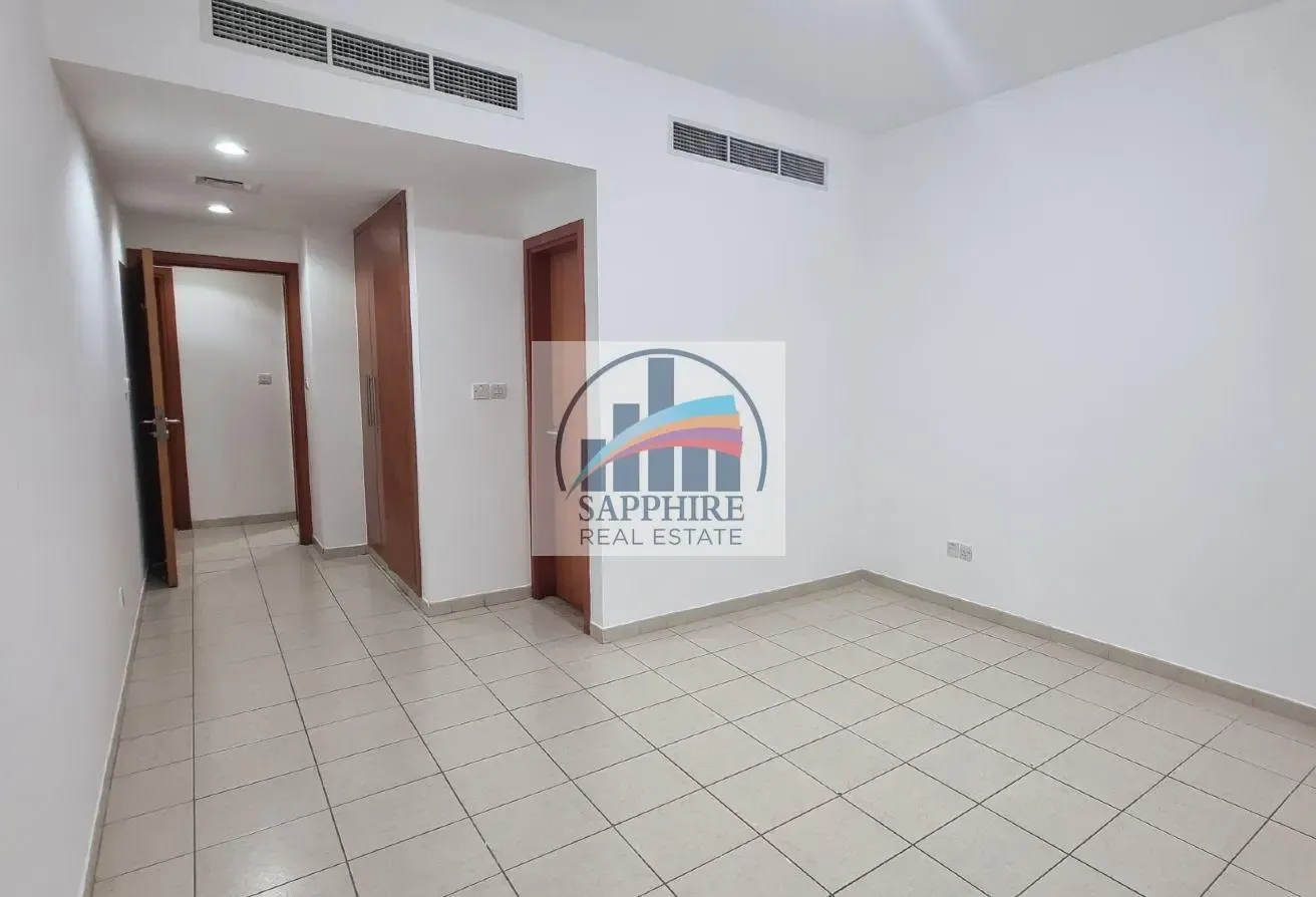 Pool View Spacious 2BR Apartment with Study