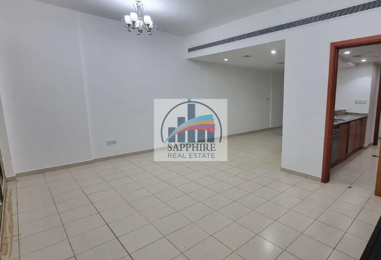 Pool View Spacious 2BR Apartment with Study