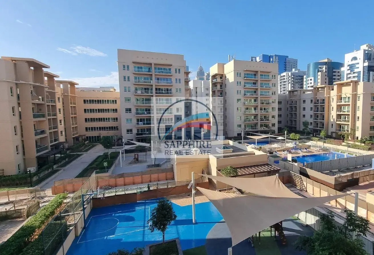 Pool View Spacious 2BR Apartment with Study