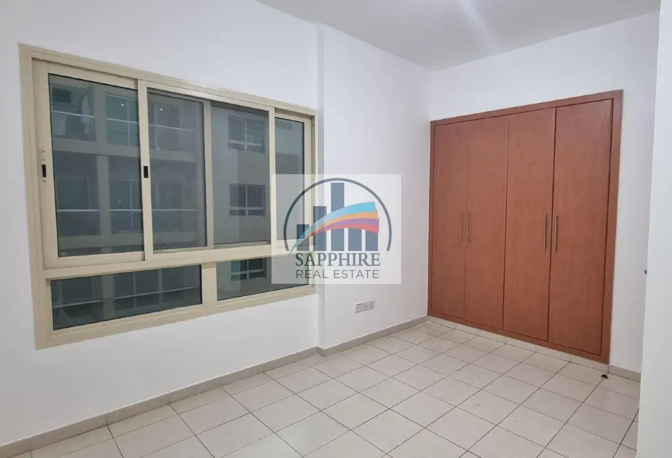 Pool View Spacious 2BR Apartment with Study
