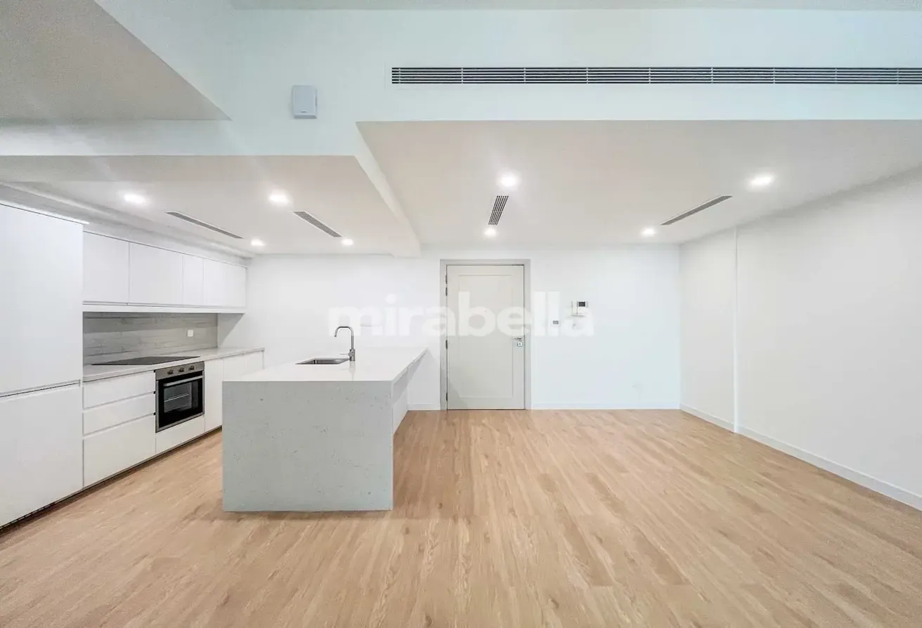 Fully Upgraded | Garden | Vacant