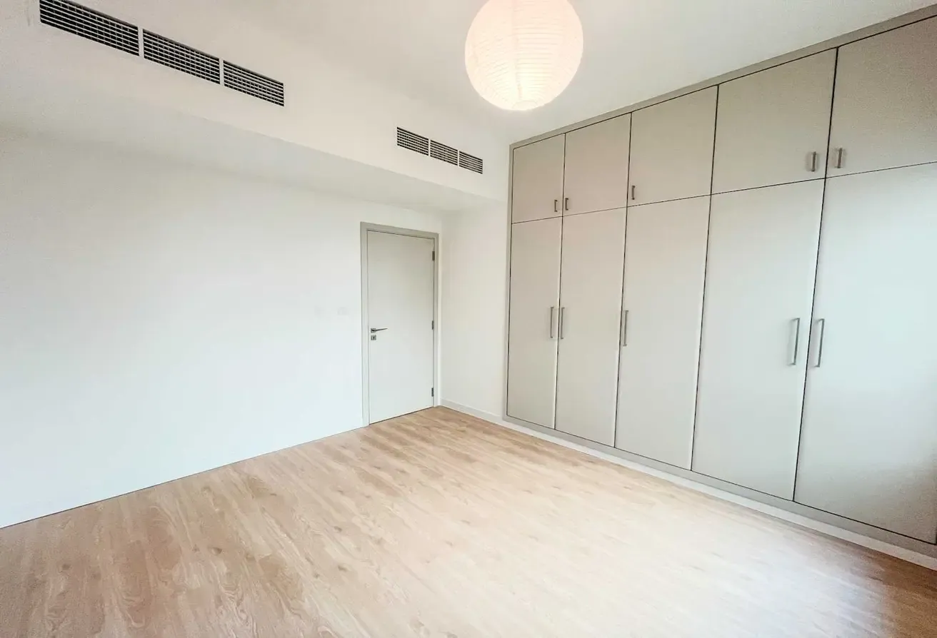 Fully Upgraded | Garden | Vacant