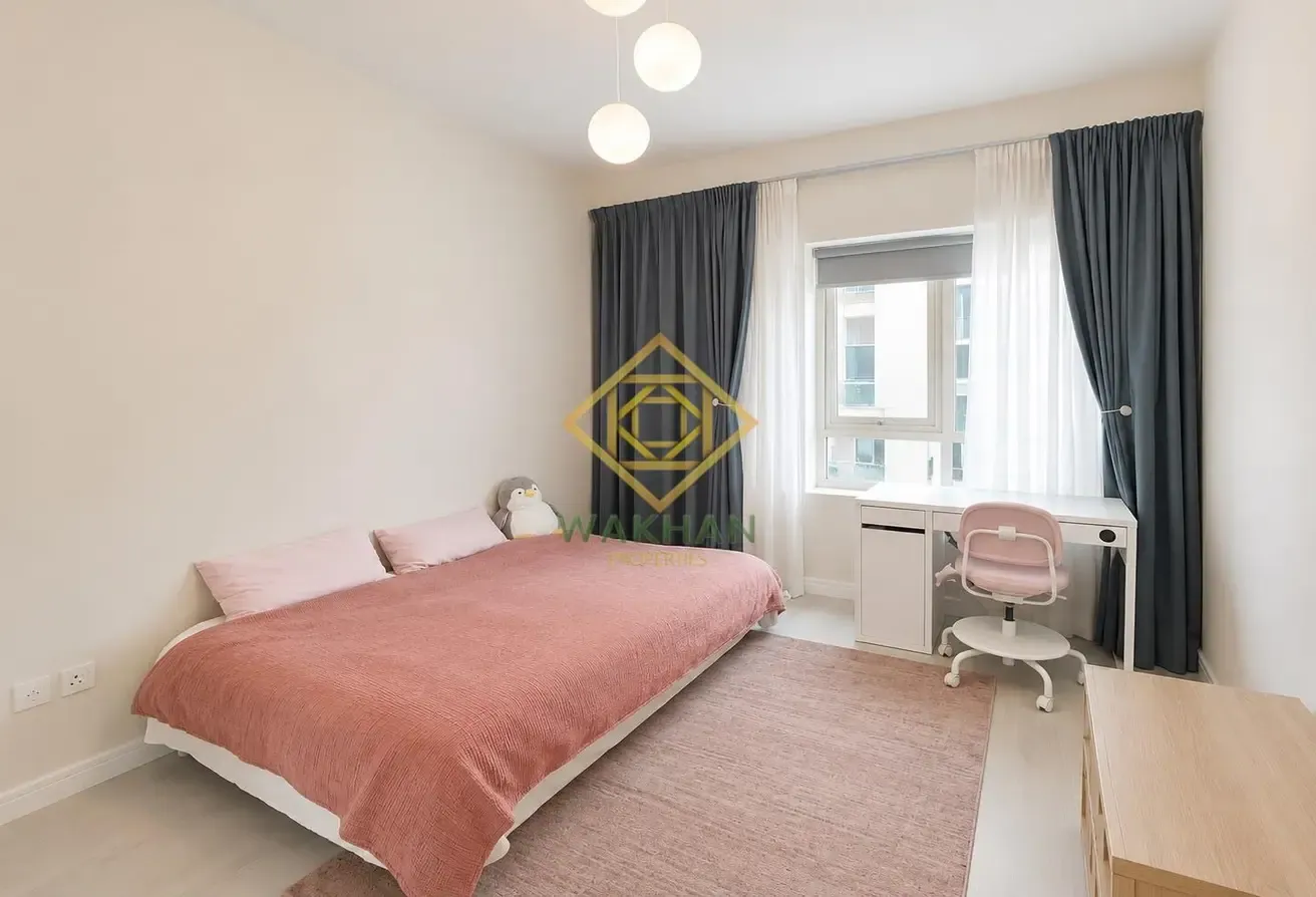 Park & Pool View | Vacant | Upgraded | Unfurnished