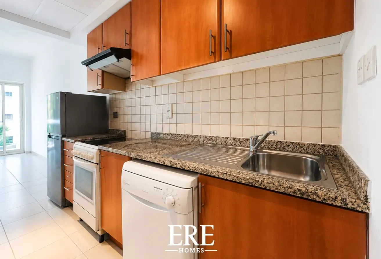 Prime Location| Available Aug 30