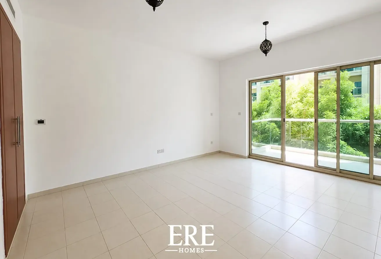 Prime Location| Available Aug 30