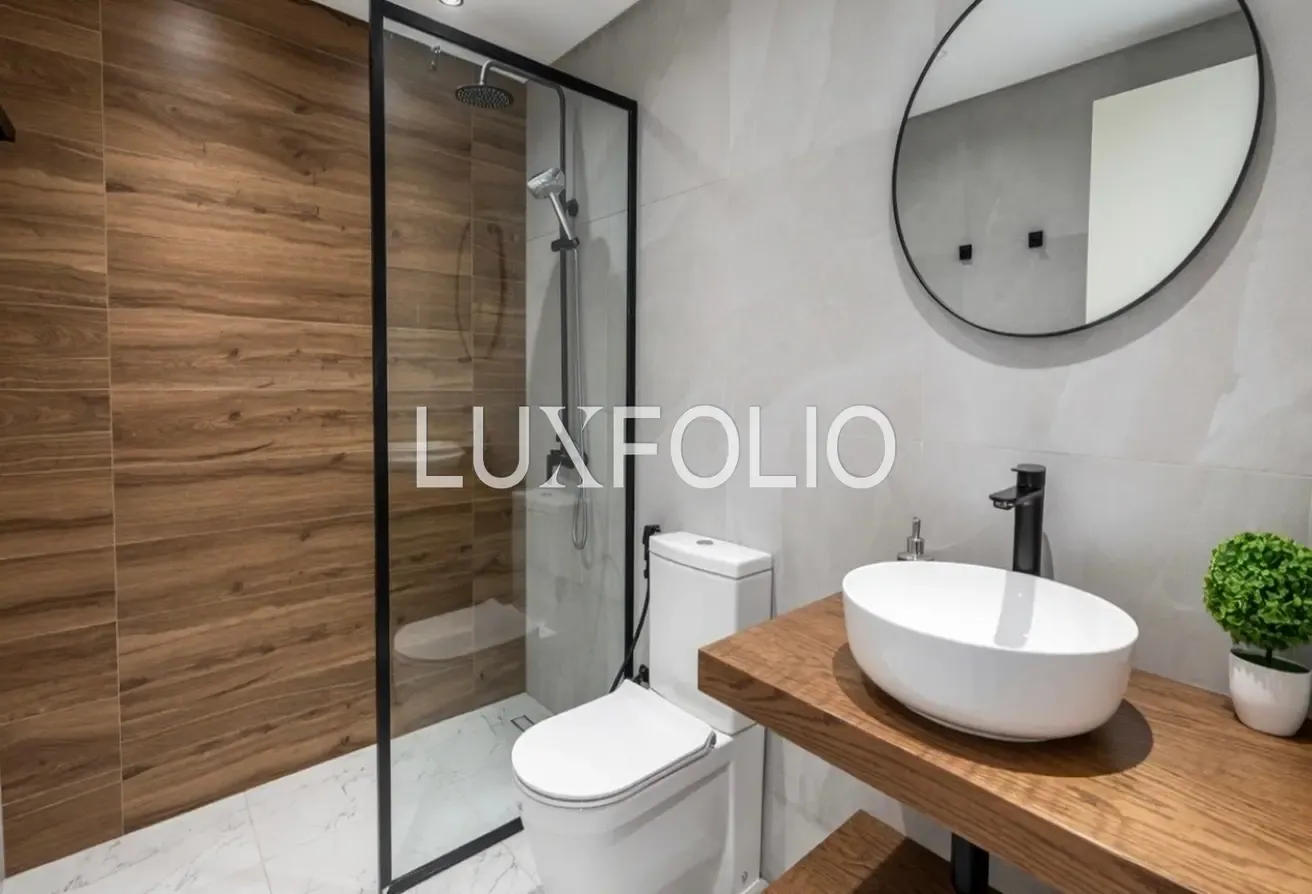 Fully Upgraded | Furnished | Low Floor